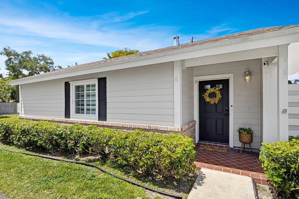 13784 SW 149th Cir Ln, Country Walk, Miami - sold by Eric and Vera